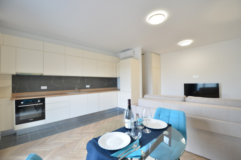 Apartament 2 camere | Spatios-Luminos | Prima Inchiriere | Loc parcare | Pajura