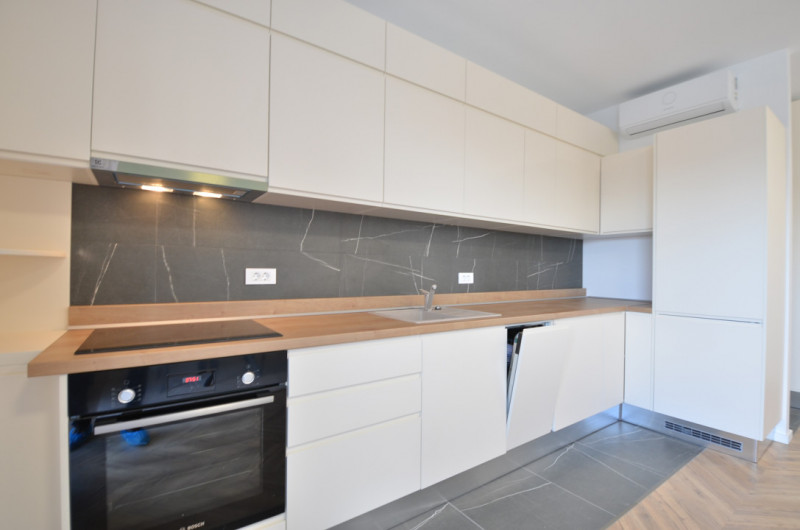 Apartament 2 camere | Spatios-Luminos | Prima Inchiriere | Loc parcare | Pajura