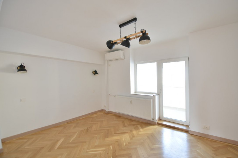 Apartament 4 camere | Ultrafinisat | Pretabil rezidenta-office | Piata Victoriei