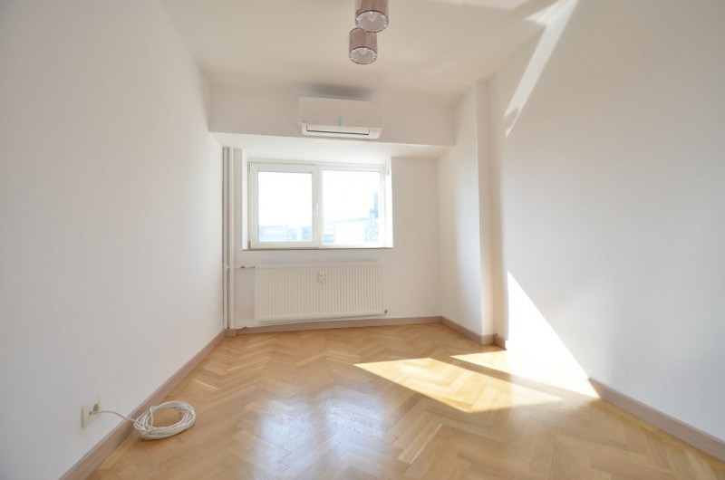Apartament 4 camere | Ultrafinisat | Pretabil rezidenta-office | Piata Victoriei